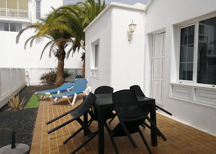 Mariano 140 * Playa Honda (Lanzarote)