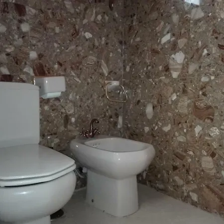 Casa vacanze Mariano 140 *